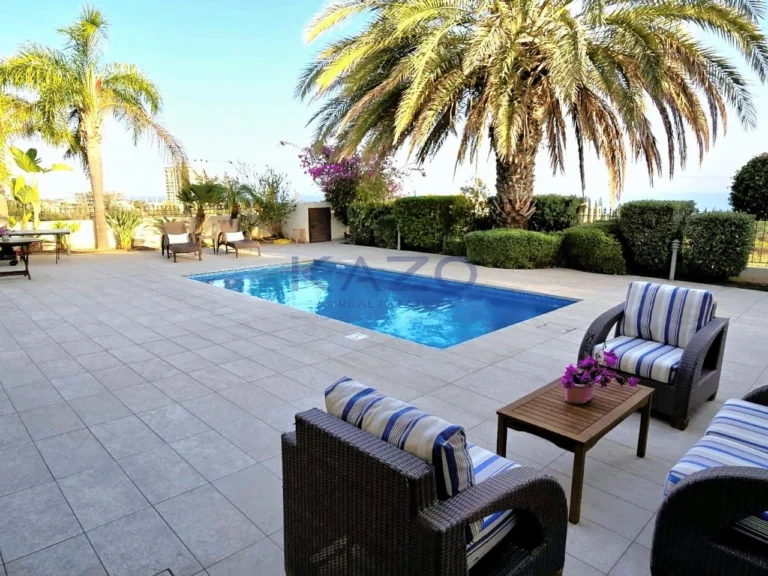 4 Bedroom House for Rent in Parekklisia, Limassol District