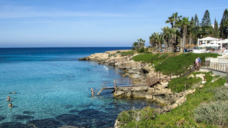Commissioner Calls for 100m Coastal Construction Ban