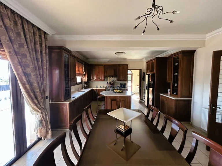 5 Bedroom House for Sale in Aradippou, Larnaca District
