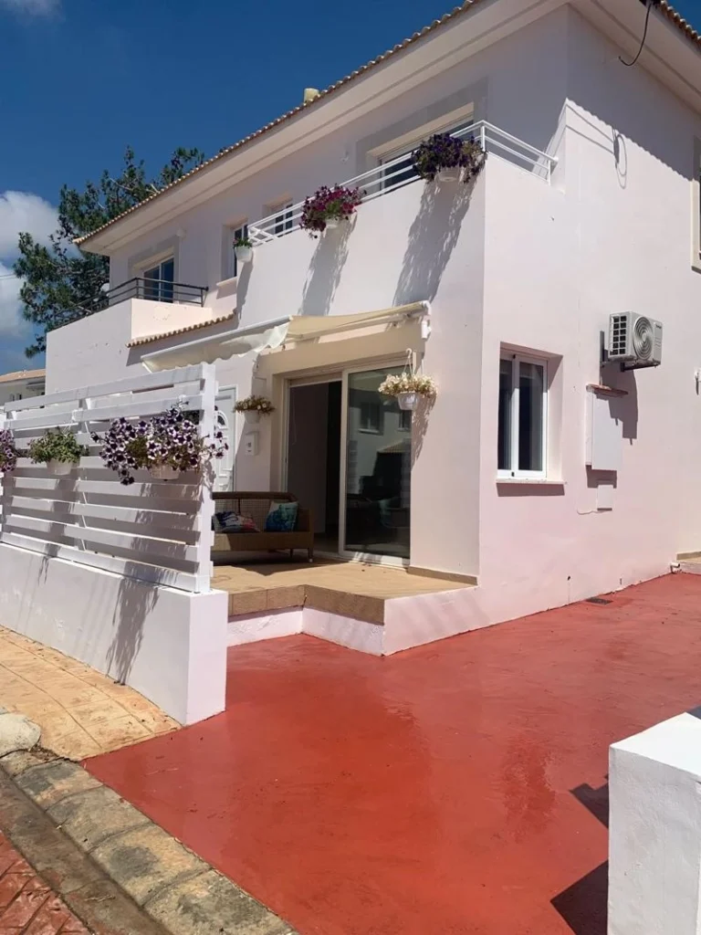 2 Bedroom House for Sale in Argaka, Paphos District