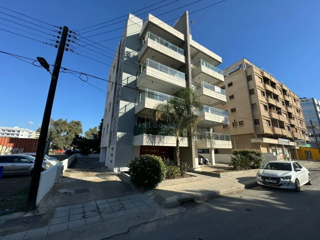 2 Bedroom Apartment for Rent in Larnaca – Finikoudes