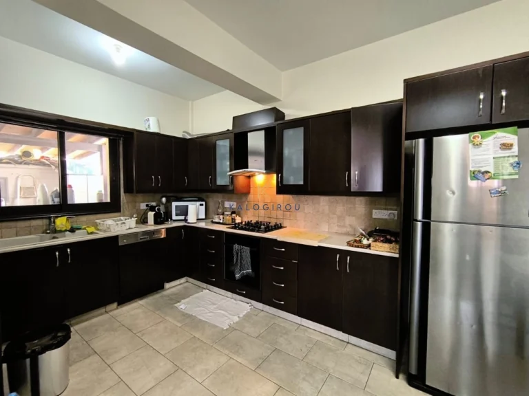 5 Bedroom House for Sale in Livadia Larnakas, Larnaca District