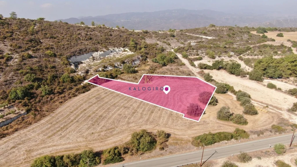 4,348m² Plot for Sale in Vavla, Larnaca District