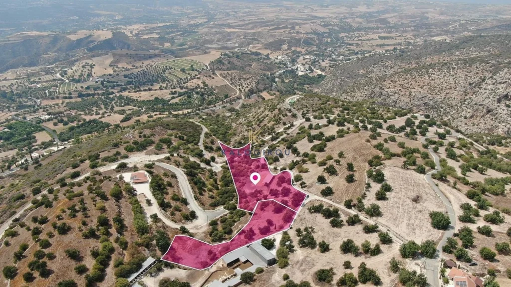 14,047m² Plot for Sale in Peristerona Pafou, Paphos District
