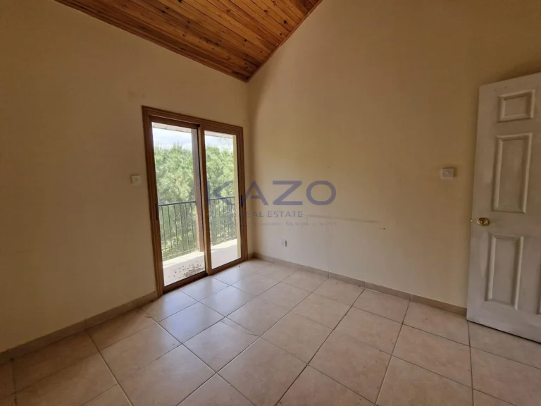 805m² Commercial for Sale in Limassol District