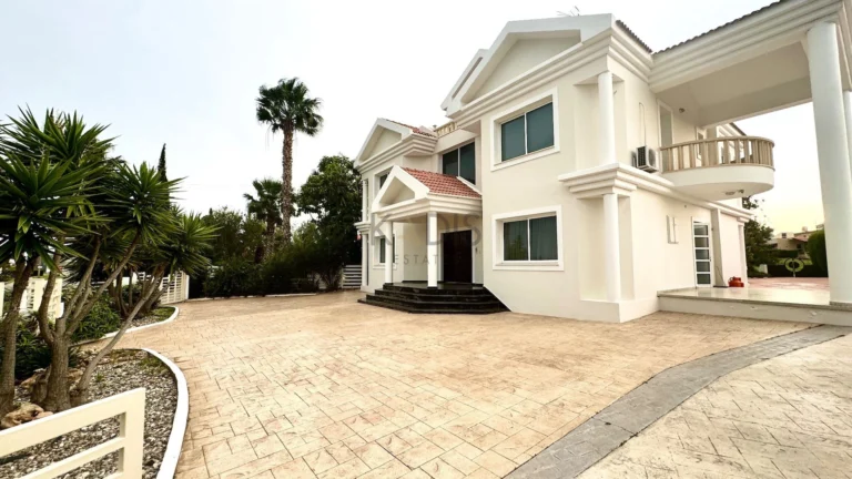 5 Bedroom House for Sale in Ypsonas, Limassol District