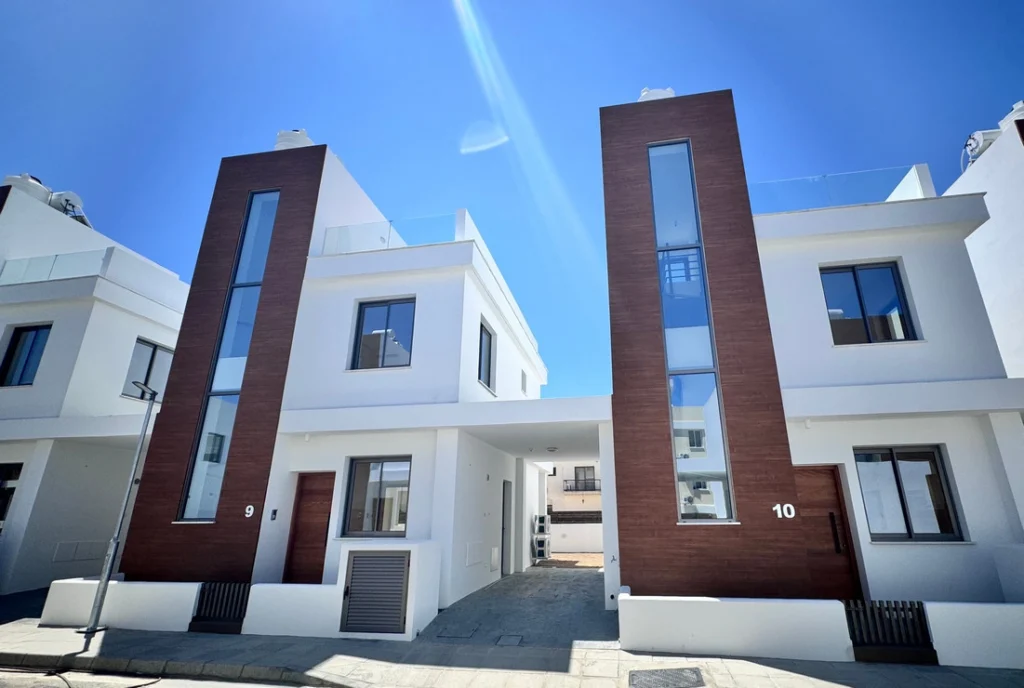 2 Bedroom House for Sale in Livadia Larnakas, Larnaca District