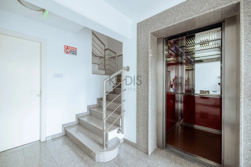 800m² Building for Rent in Limassol District