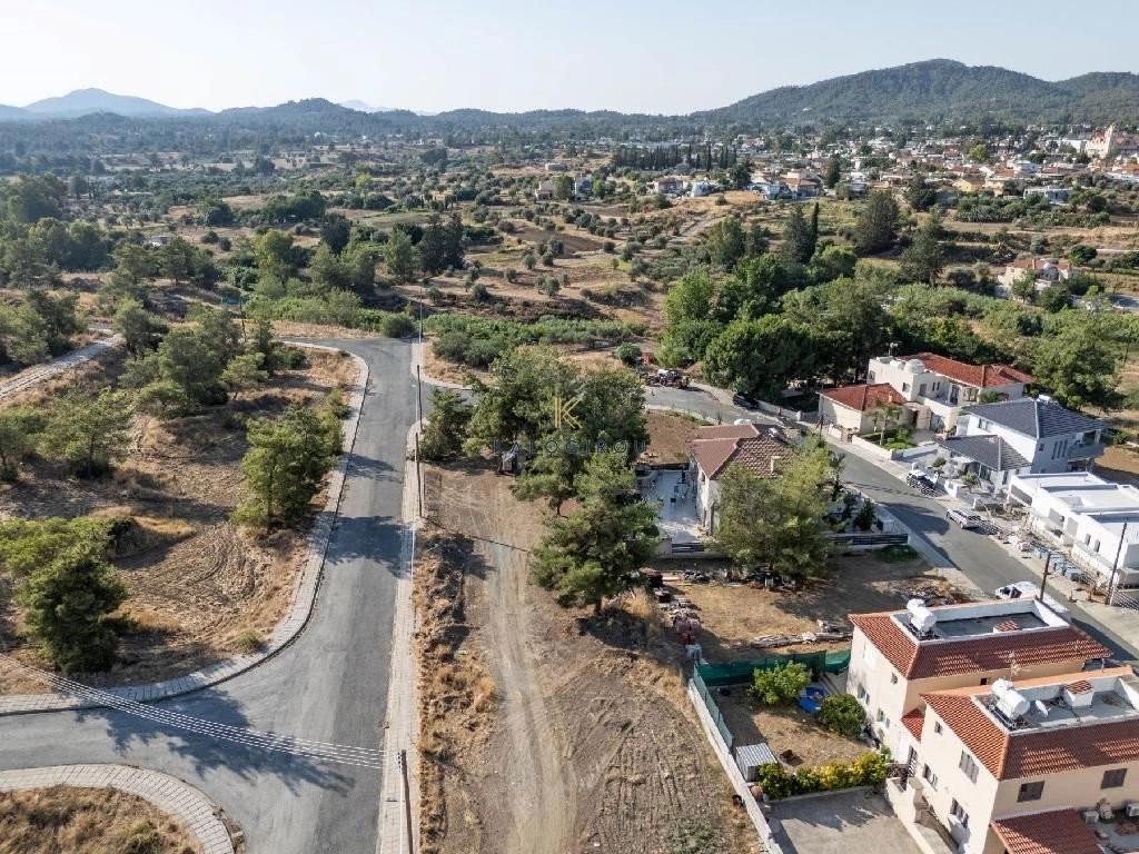 693m² Plot for Sale in Lythrodontas, Nicosia District