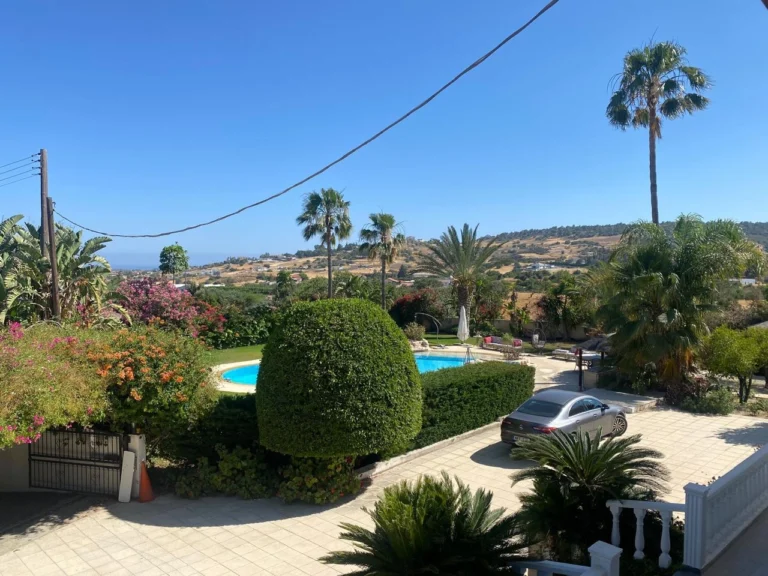 5 Bedroom House for Sale in Parekklisia, Limassol District