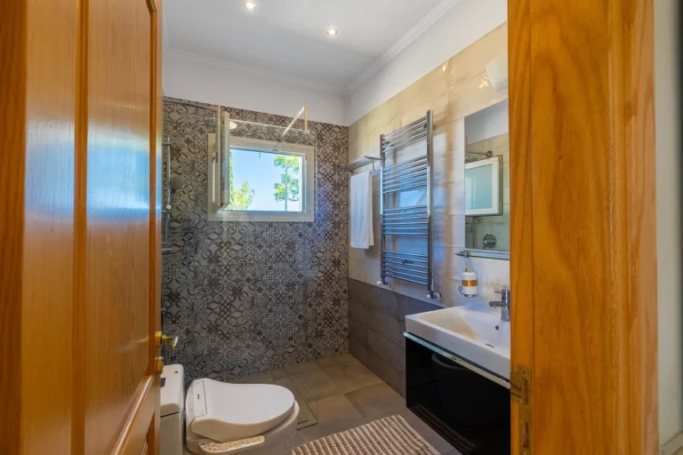 5 Bedroom House for Sale in Tala, Paphos District