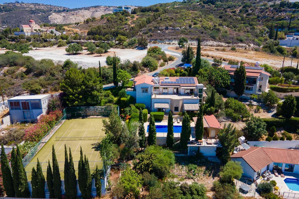 5 Bedroom House for Sale in Tala, Paphos District