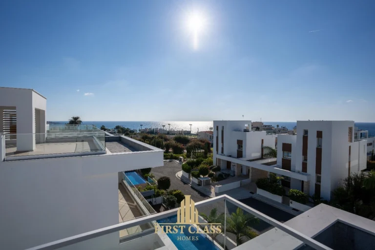 5 Bedroom House for Sale in Kissonerga, Paphos District
