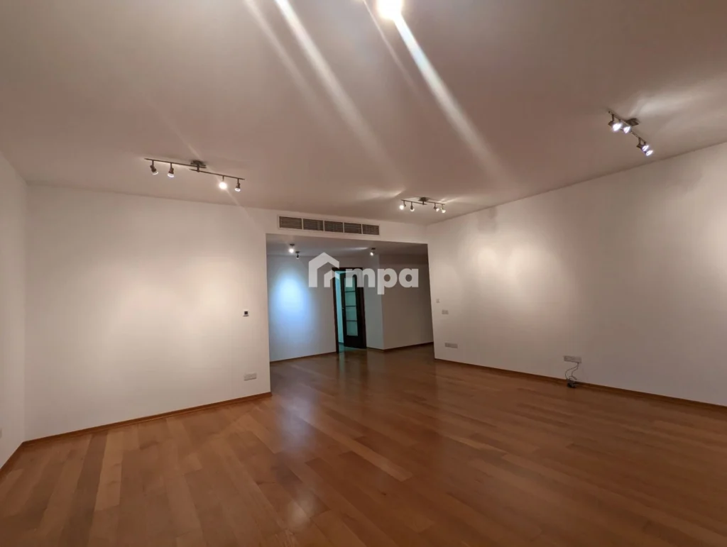 3 Bedroom Apartment for Rent in Agioi Omologites, Nicosia District