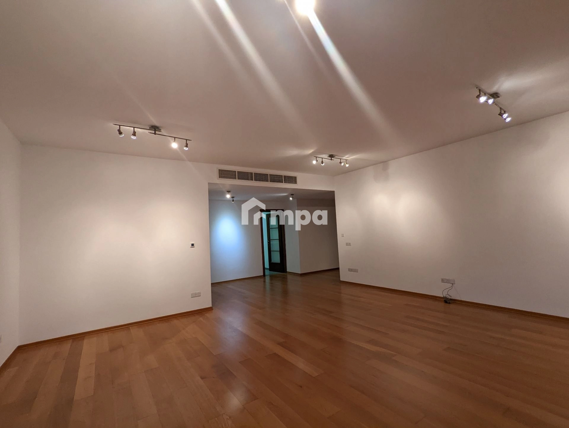 3 Bedroom Apartment for Rent in Agioi Omologites, Nicosia District