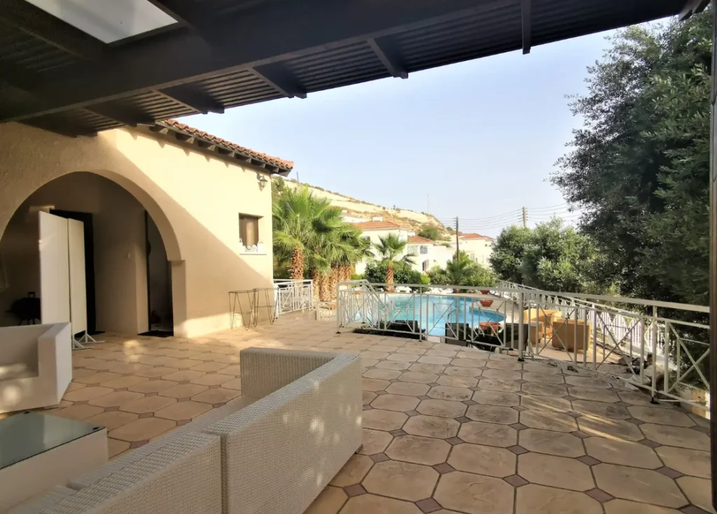 3 Bedroom House for Sale in Agios Tychonas, Limassol District