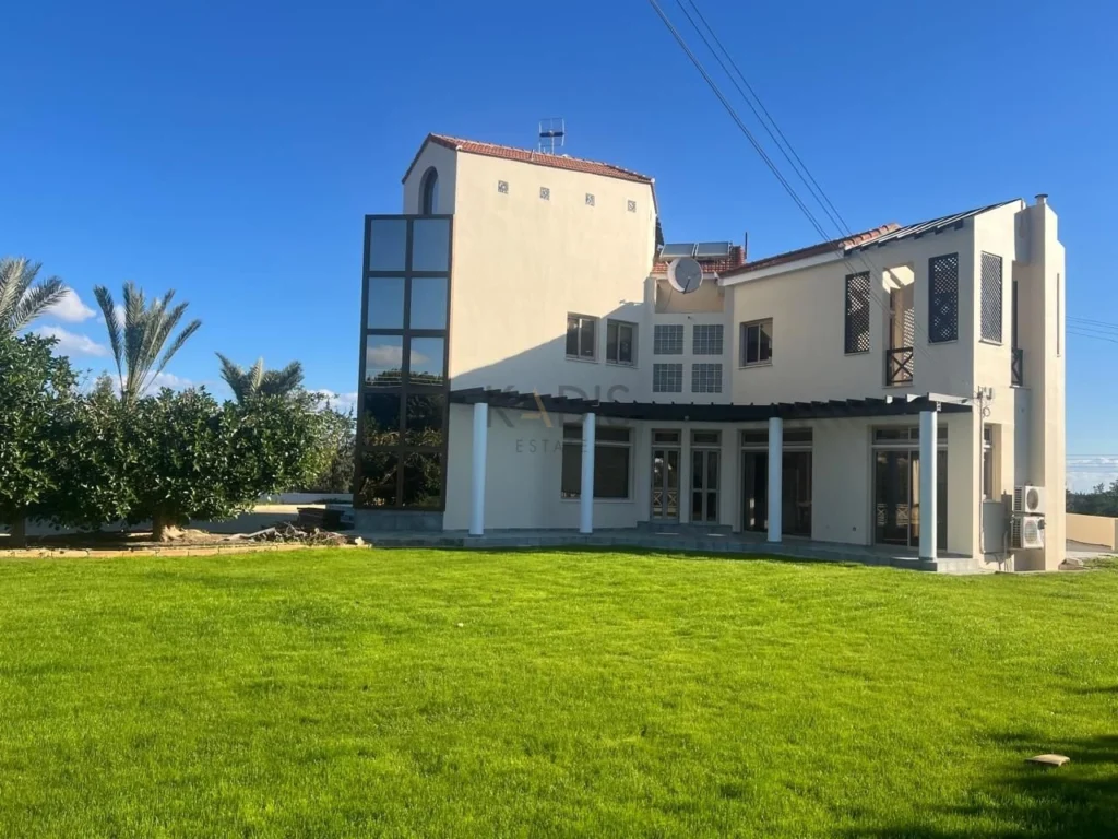 4 Bedroom House for Sale in Latsia, Nicosia District