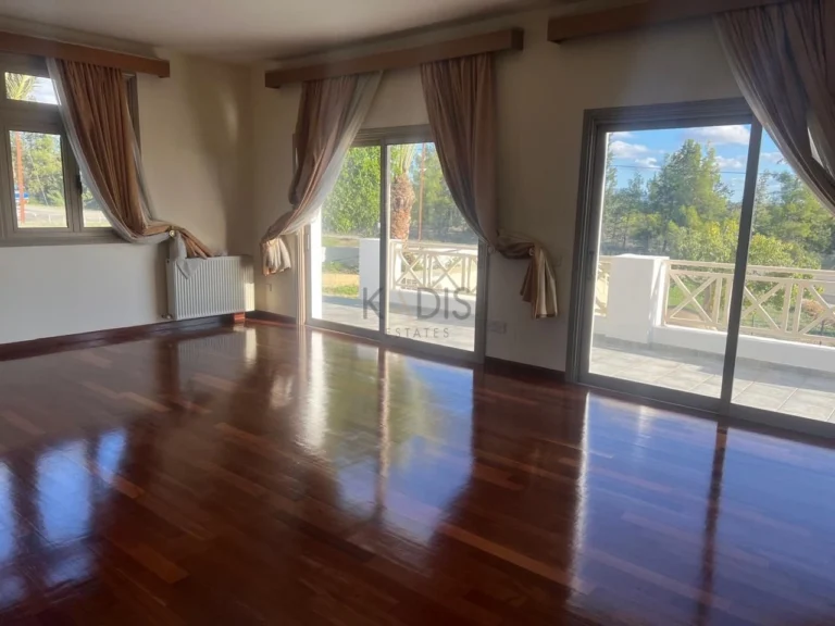 4 Bedroom House for Sale in Latsia, Nicosia District