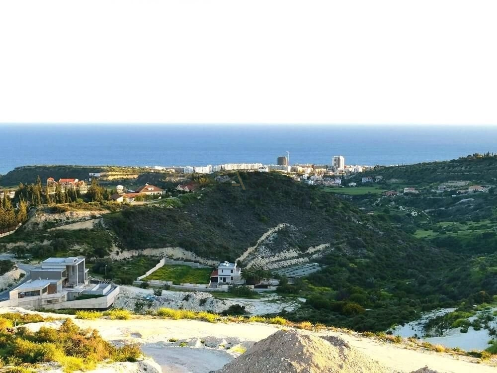 881m² Plot for Sale in Agios Tychonas, Limassol District
