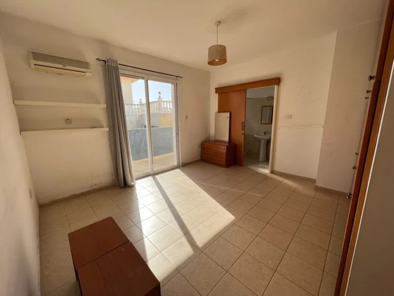 567m² Building for Sale in Kolossi, Limassol District