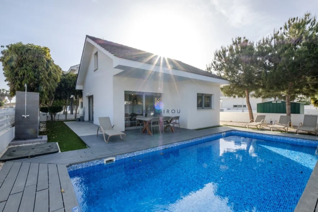 2 Bedroom House for Rent in Pervolia Larnacas