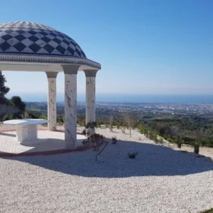 6+ Bedroom House for Sale in Mesa Chorio, Paphos District