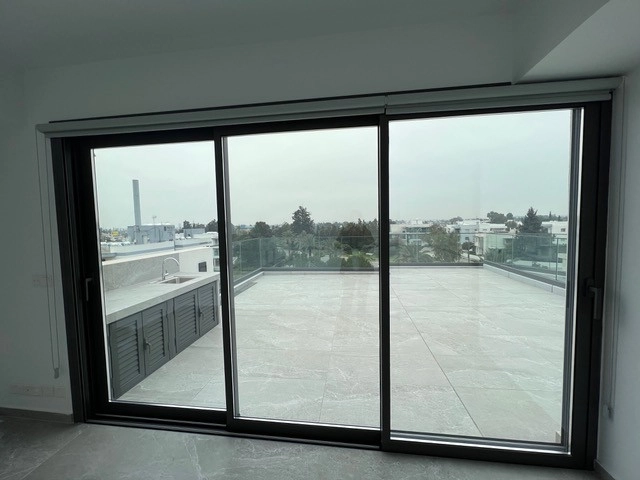 689m² Building for Sale in Strovolos, Nicosia District