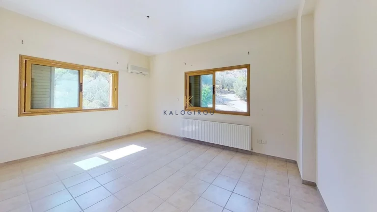 4 Bedroom House for Sale in Kampos, Nicosia District