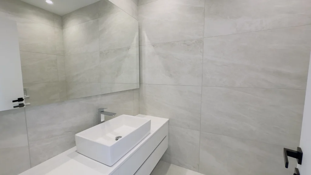 5 Bedroom Apartment for Rent in Mouttagiaka Tourist Area, Limassol District