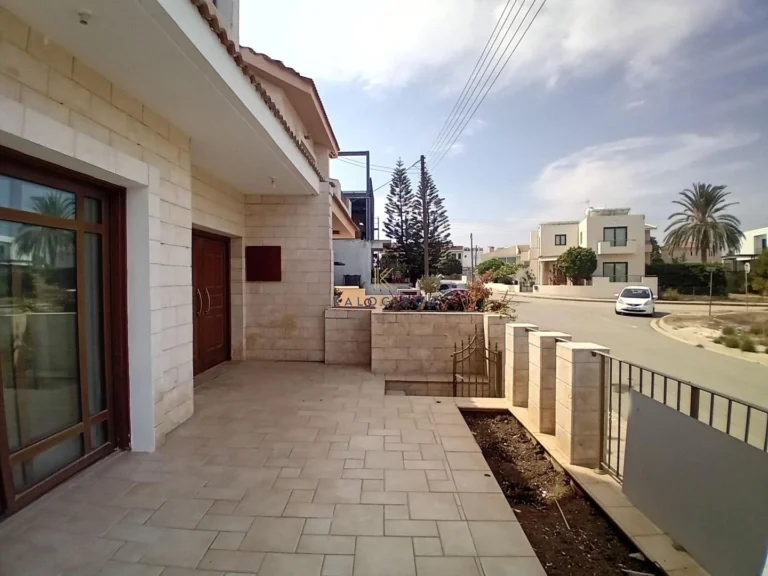 4 Bedroom House for Sale in Strovolos, Nicosia District