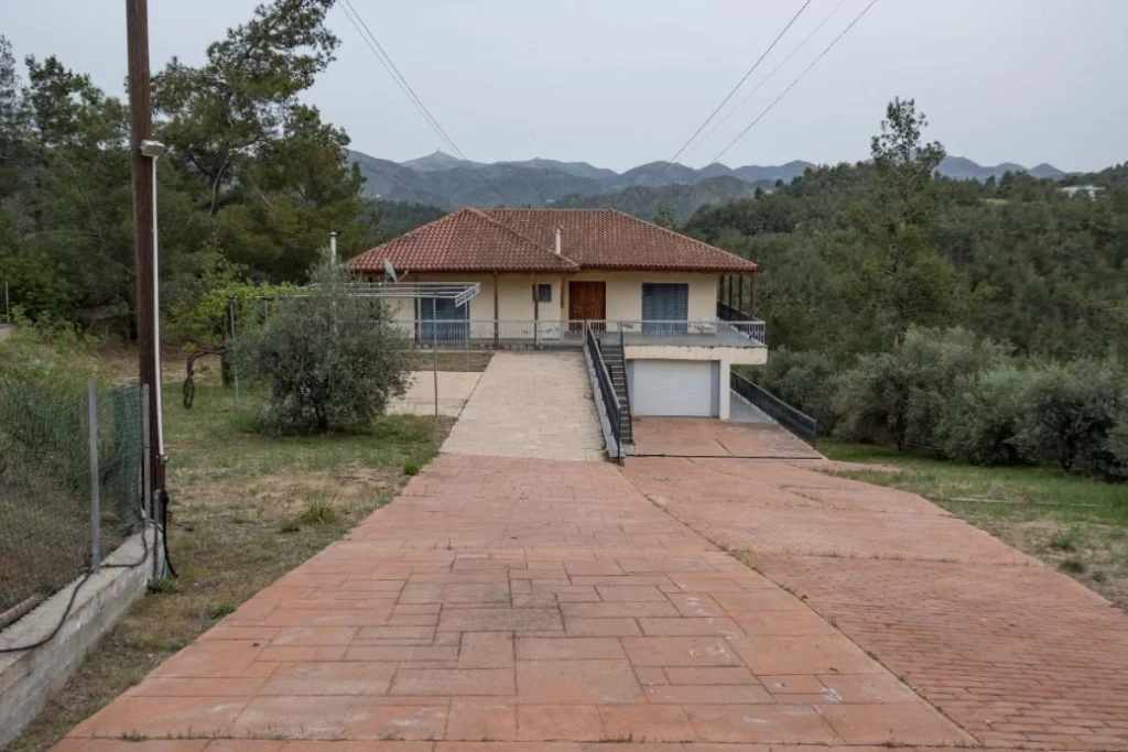 3 Bedroom House for Sale in Pera, Nicosia District