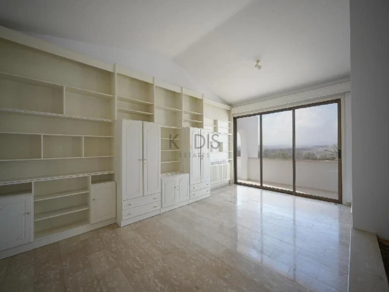 5 Bedroom House for Sale in Dali, Nicosia District