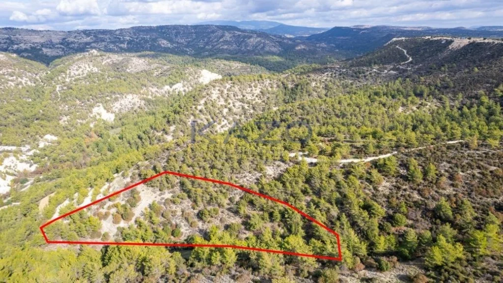18,395m² Plot for Sale in Anogyra, Limassol District