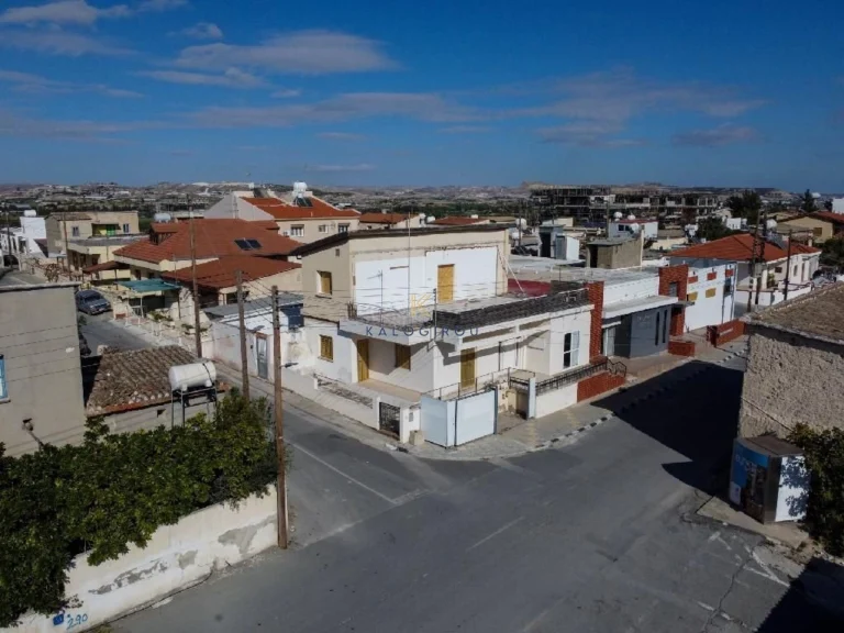 800m² Commercial for Sale in Aradippou, Larnaca District
