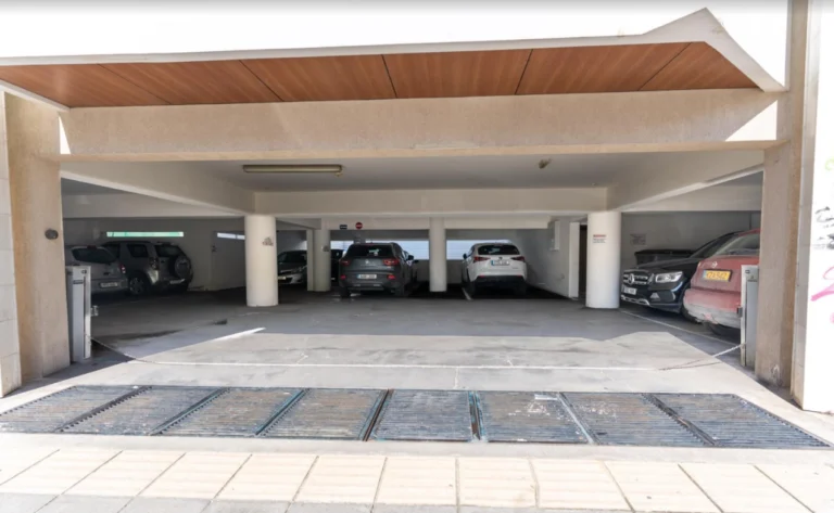 1114m² Office for Rent in Limassol District