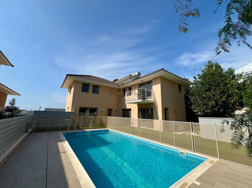 4 Bedroom House for Sale in Pyrgos Lemesou, Limassol District