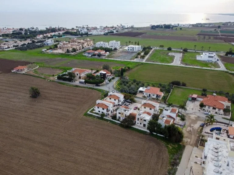 2 Bedroom House for Sale in Pervolia Larnacas