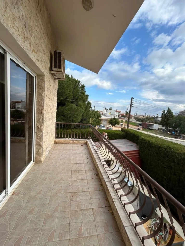 4 Bedroom House for Sale in Pervolia Larnacas
