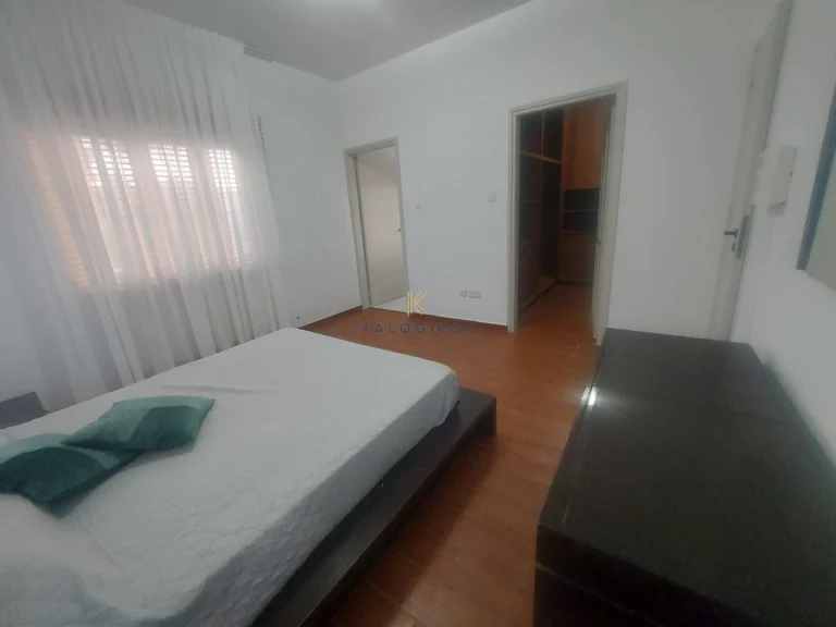 5 Bedroom House for Sale in Aradippou, Larnaca District