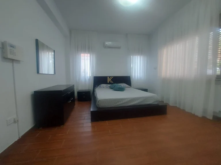 5 Bedroom House for Sale in Aradippou, Larnaca District