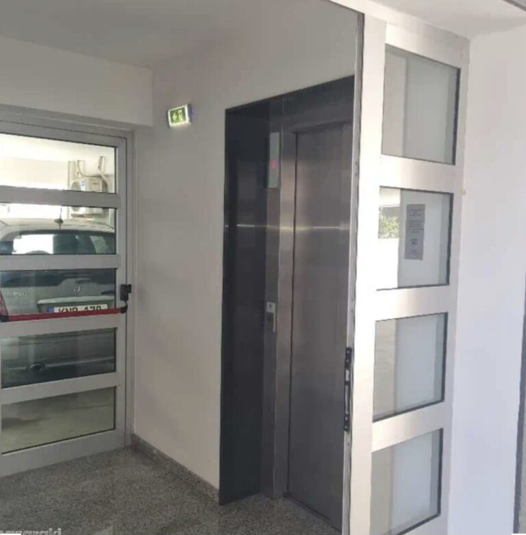 95m² Office for Rent in Limassol