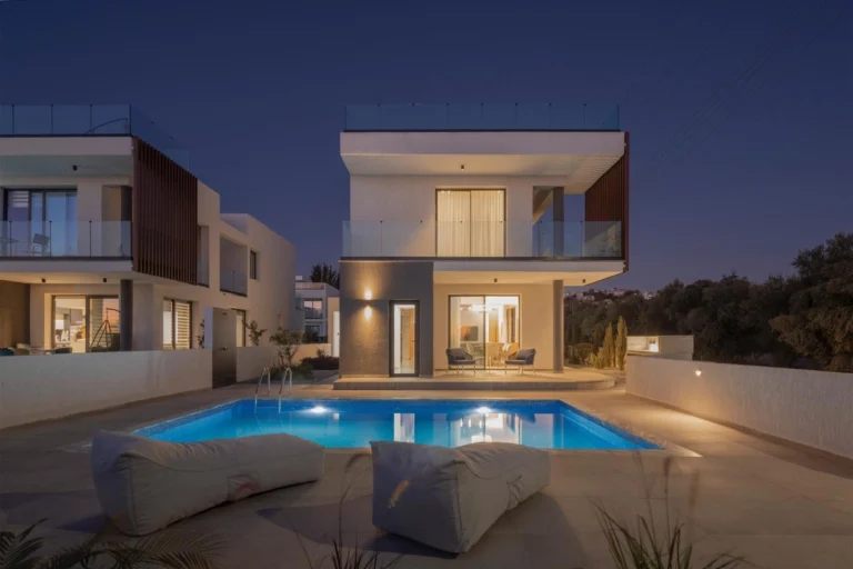 4 Bedroom House for Sale in Chlorakas, Paphos District