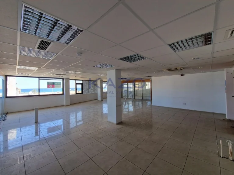 324m² Office for Rent in Larnaca – Chrysopolitissa