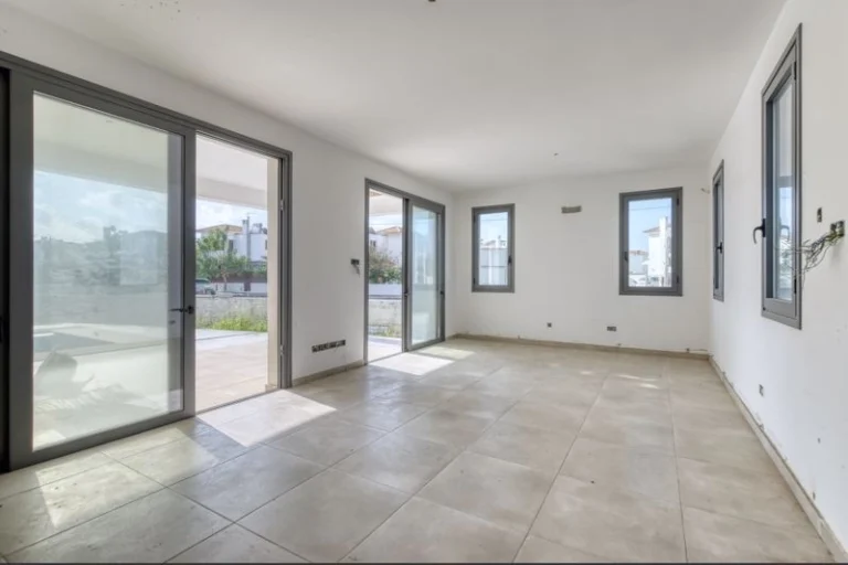 3 Bedroom House for Sale in Pervolia Larnacas