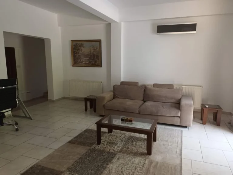 5 Bedroom House for Sale in Pentakomo, Limassol District