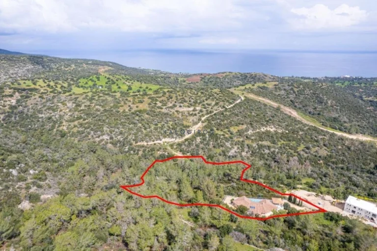 3 Bedroom House for Sale in Neo Chorio Pafou, Paphos District