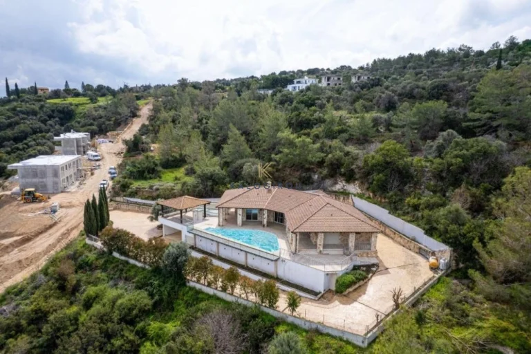 3 Bedroom House for Sale in Neo Chorio Pafou, Paphos District
