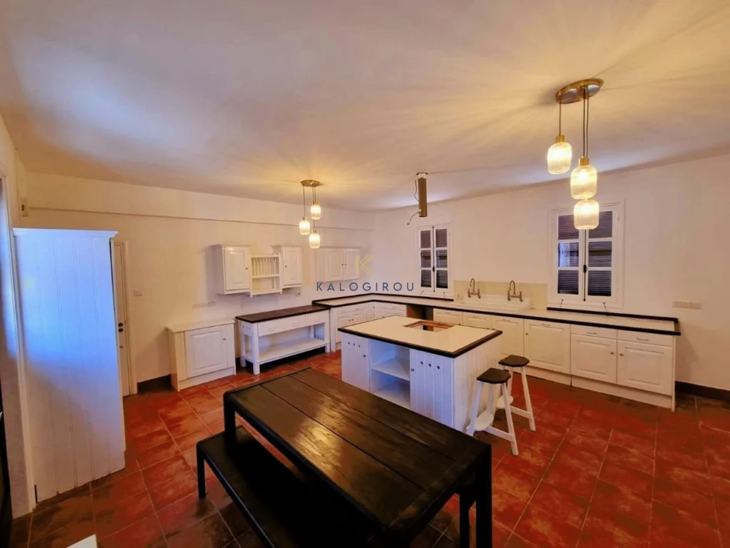 5 Bedroom House for Rent in Pervolia Larnacas