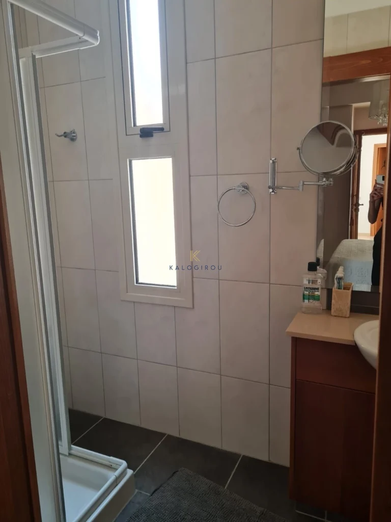 5 Bedroom House for Sale in Pervolia Larnacas