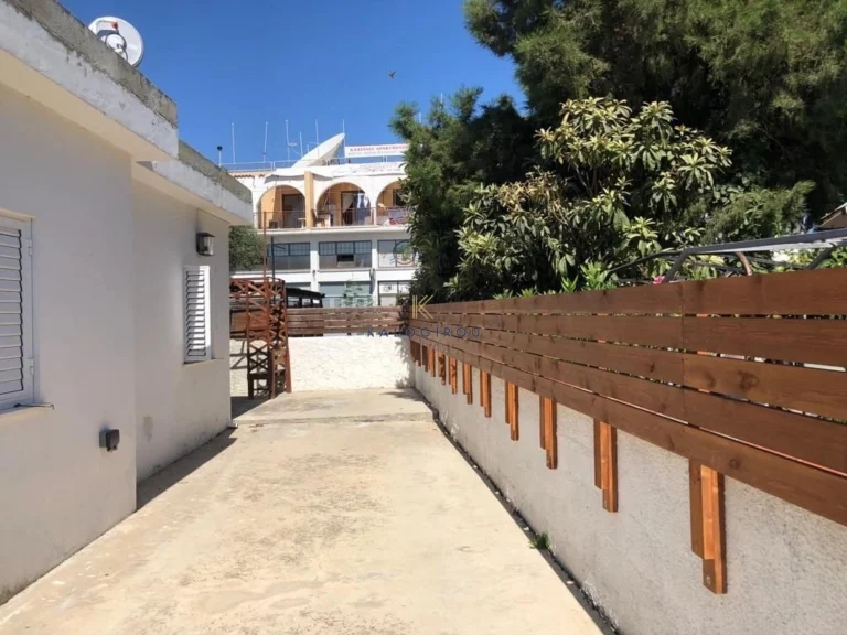 2 Bedroom House for Sale in Pervolia Larnacas